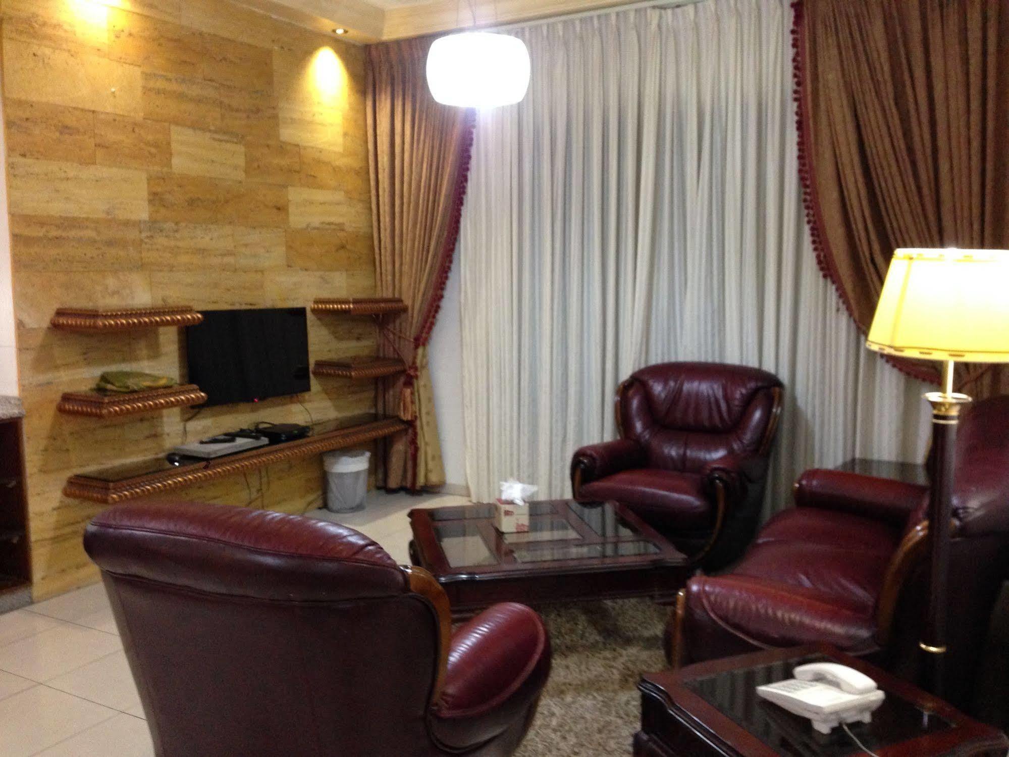 עמאן Jad Hotel Suites מראה חיצוני תמונה